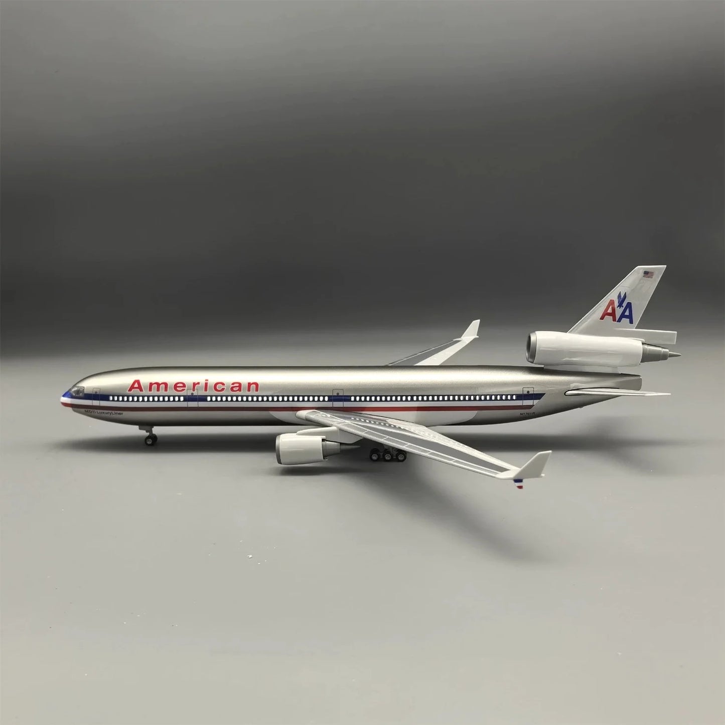 1:130 Scale plane model American MD-11 Toy planes 47cm resin Airplanes Model Kit With Lights And Wooden Base Collected Gift