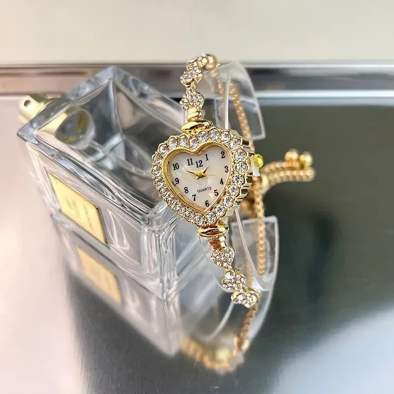Fashion women's watch, diamond-encrusted love women's bracelet, exquisite rhinestone trend quartz watch